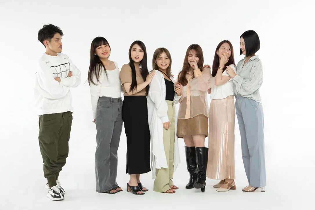 大人気女性ファッション誌の撮影時オフショット公開!!